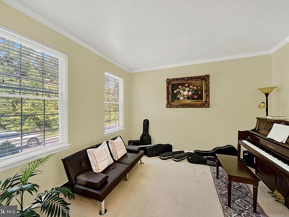 5th image of 1223 Waterview Way