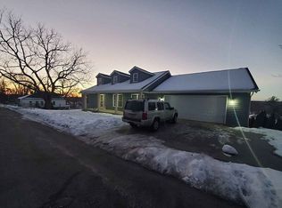 711 5th St, Buffalo, IA 52728