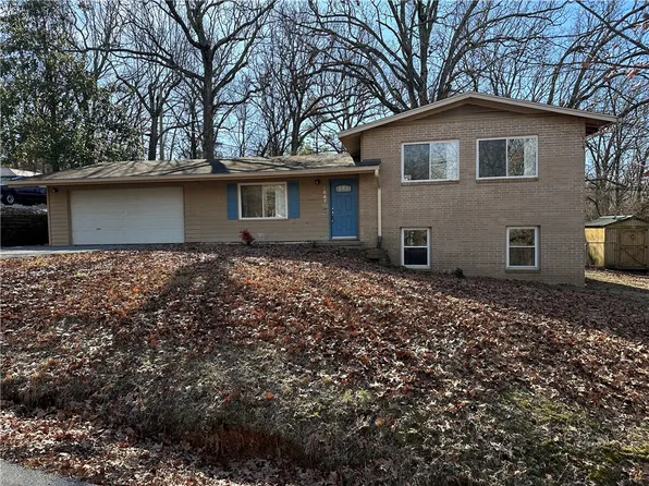 1647 E Carolyn Dr, Fayetteville, AR 72701