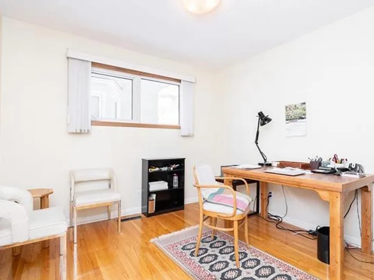 742 Ashburn St #1 — Photo 8
