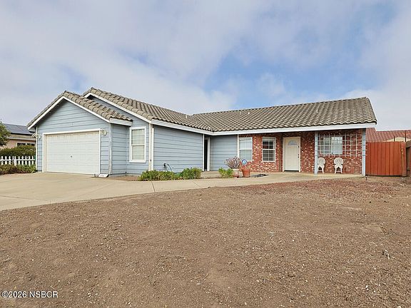2nd image of 156 Pelican Ln