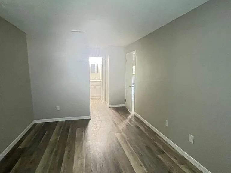 Spring Garden Apartments — Photo 31