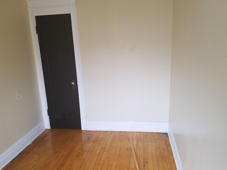1st image of 3514 W Grenshaw St #2