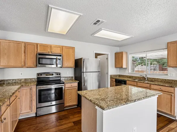 324 Marshall Creek Rd, Roanoke, TX 76262