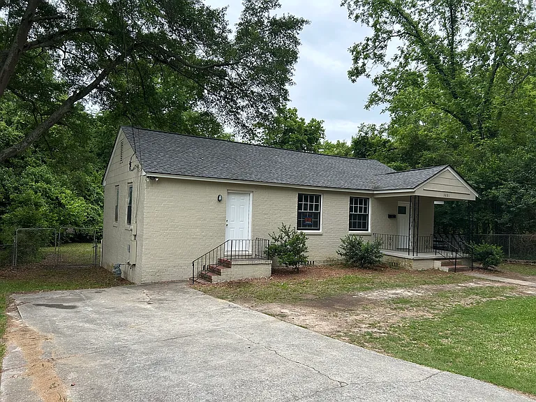 3221 Atkins Dr — Photo 26