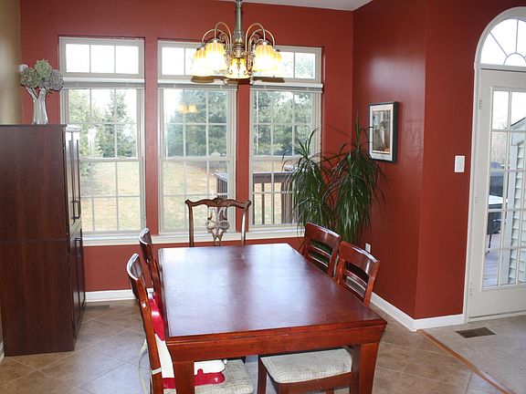 Bright eat-in kitchen