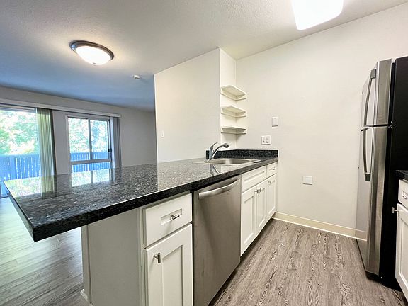 4th image of 239 Boardwalk Ct APT A