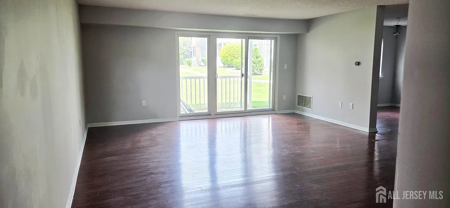 2 bed, 2.0 bath, 1256 sqft, $2,600 — Photo 3