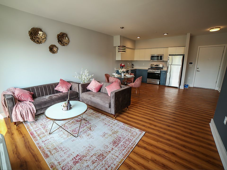 2nd image of 1140 Saint Georges Ave #412