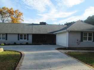 1303 Tacoma Dr, Dalton, GA 30720