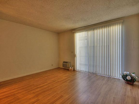 3rd image of 3005 Kaiser Dr Unit D