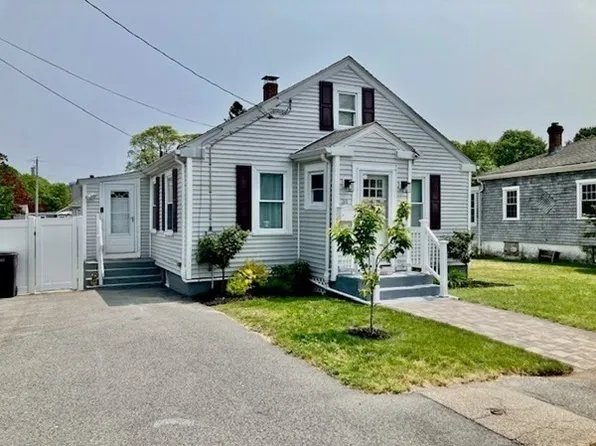 34 Gifford Ave, Dartmouth, MA 02747