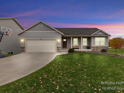 5885 Farmview Dr, Allendale, MI, 49401