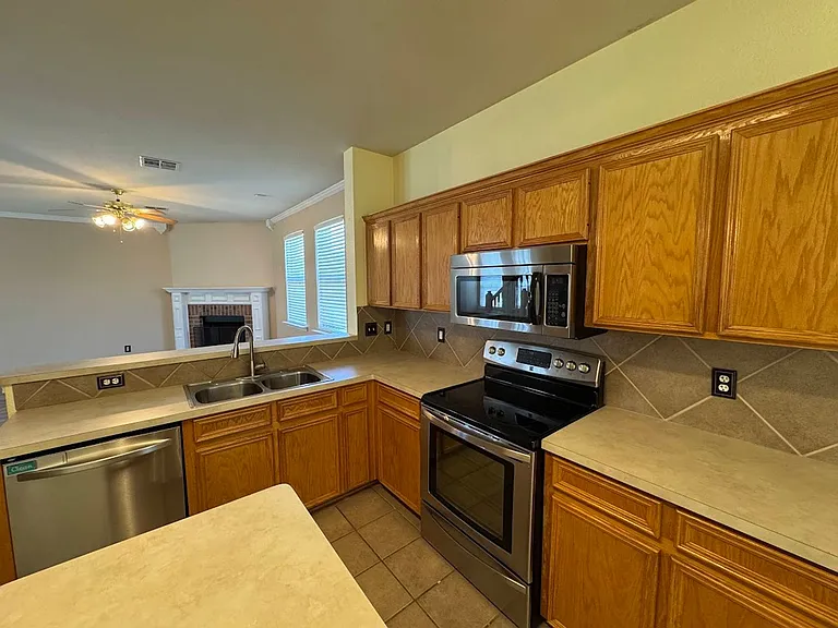 217 Tepee Dr — Photo 9