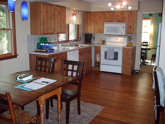 Spacious Eat-In Kitchen
