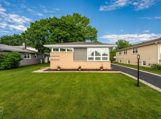 1166 S Highland Ave, Arlington Heights, IL 60005