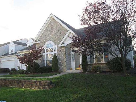2nd image of 1885 Jeanine Way