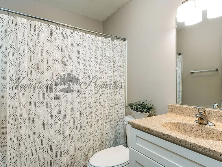 1817 E Oakland Ave #1 — Photo 6