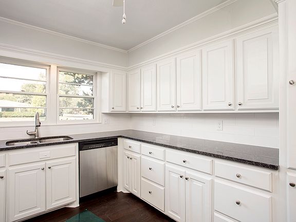 4th image of 3801 Lenwood Dr
