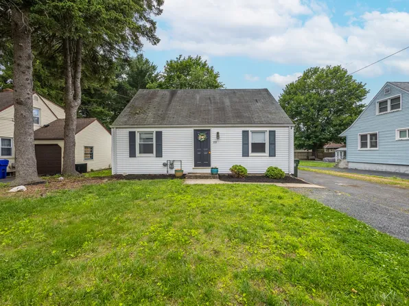 221 Brockett Street, Newington, CT 06111