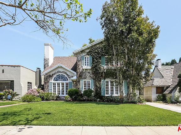 2nd image of 574 N Cahuenga Blvd