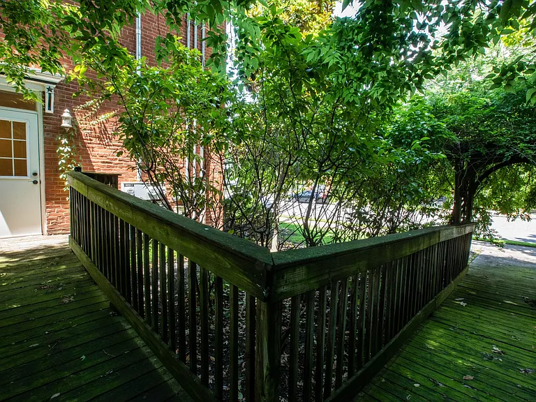335 N 6th St #1 — Photo 47