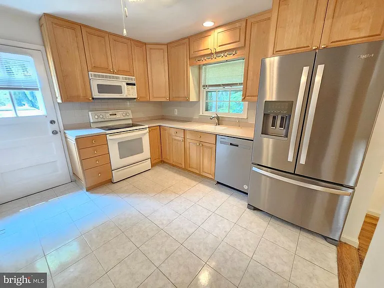 5683 Ravenel Ln — Photo 3