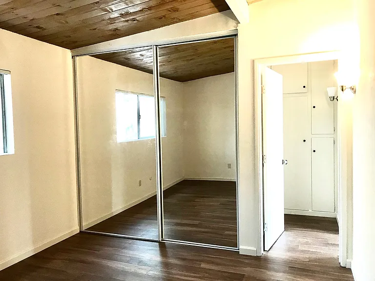 1210 W Lewis St #7 — Photo 9