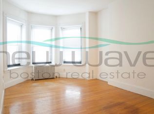 289 Newbury St APT 9, Boston, MA 02115