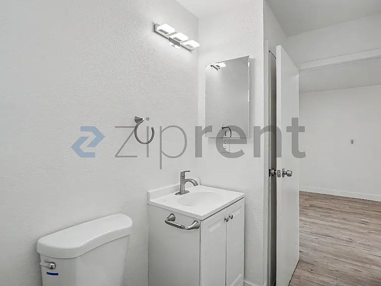 927 Freeman Ave — Photo 9