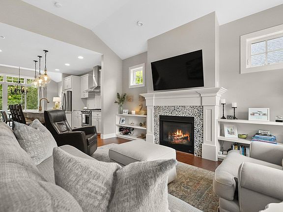 5th image of 10593 Camrose Cir