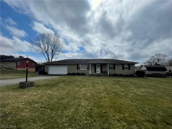 1398 High Tower Dr, Uniontown, OH 44685