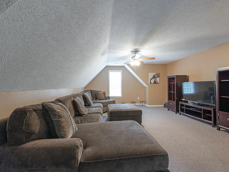 5121 Lippingham Ln — Photo 24