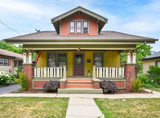 408 Phillips Ave, Glen Ellyn, IL 60137