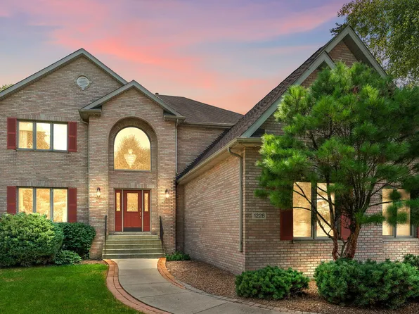 1228 Perthshire Ln, Dyer, IN 46311