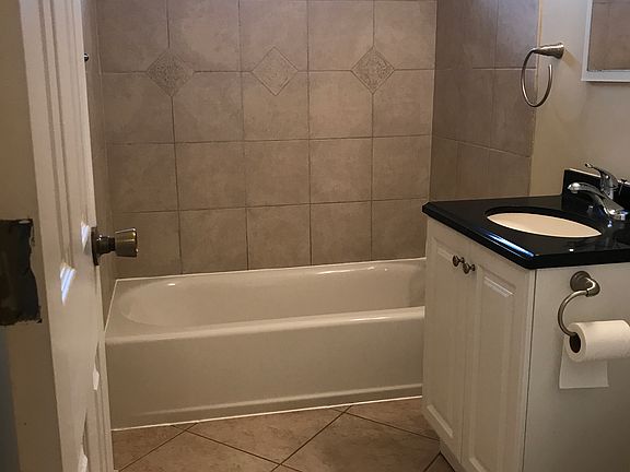 5th image of 9076 Maplewood Dr