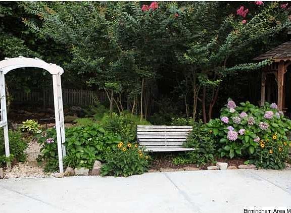4th image of 3733 Carisbrooke Dr
