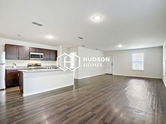 4th image of 819 S Sutton St