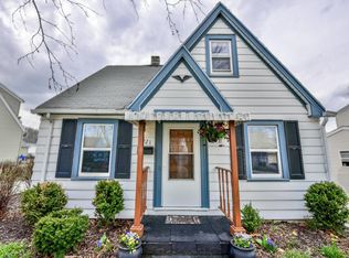 2921 S 90th St, West Allis, WI 53227