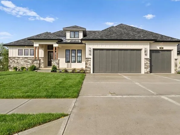 8732 N Lewis Ave, Kansas City, MO 64157
