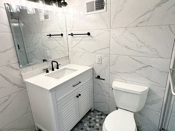 3rd image of 1700 Clinch Ave APT 609