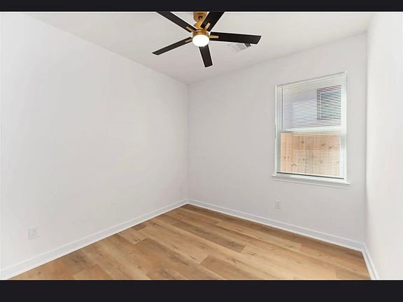 3rd image of 7809 Queen St