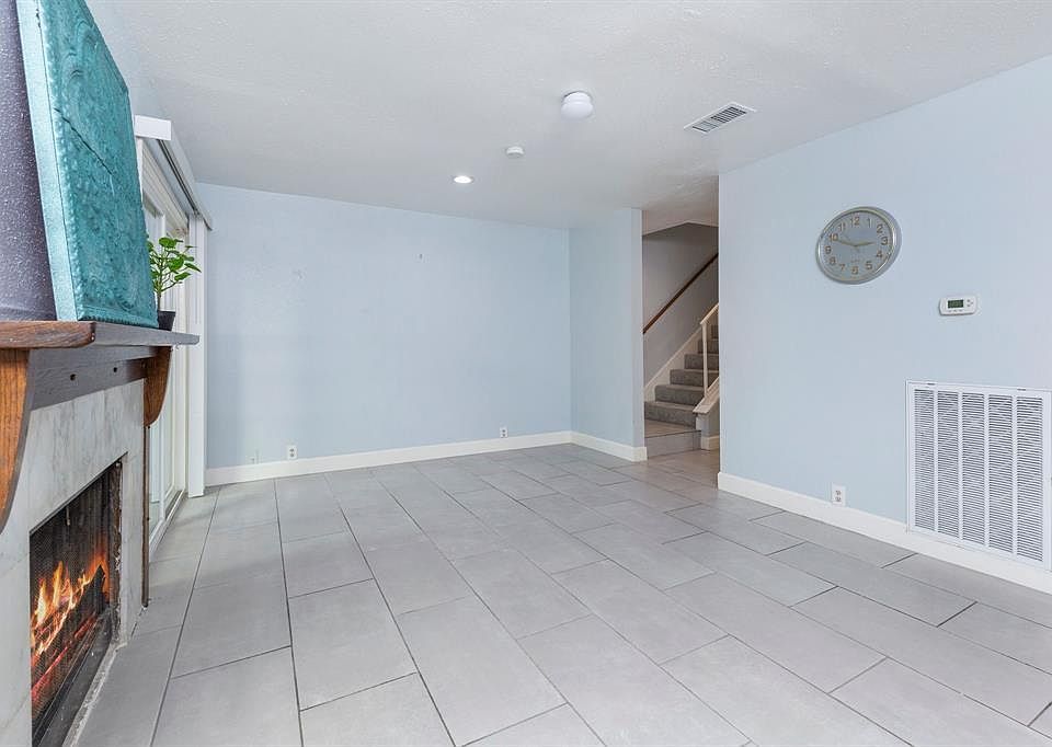1st image of 1081 Country Place Dr #1081