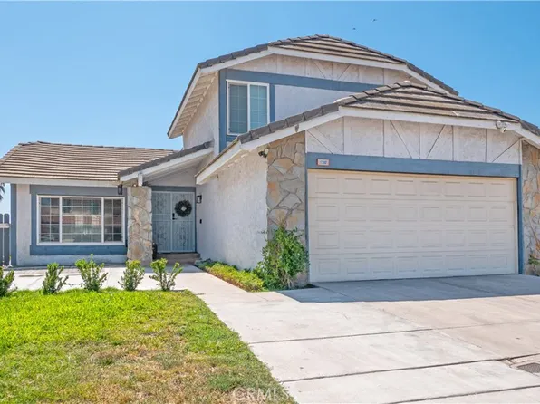 17243 Woodhill St, Fontana, CA 92336