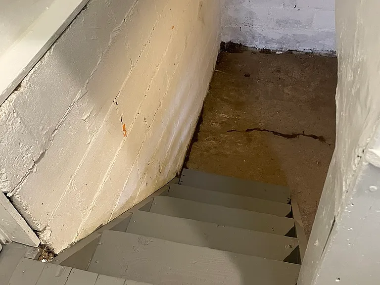 220 W Willow St — Photo 19