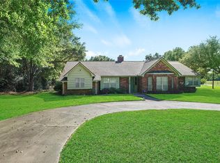 310 Cedar Cir, Brenham, TX 77833