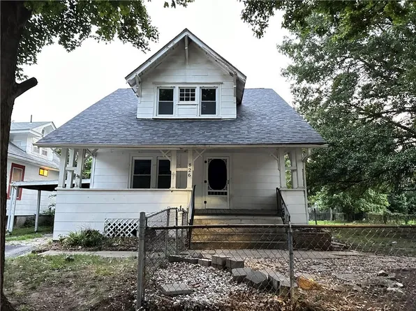 826 S Ash Ave, Independence, MO 64053