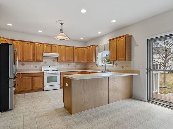 4th image of 24463 Tufton St