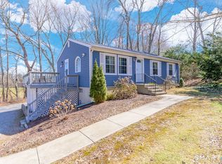 17 Charles Street, Essex, CT 06409