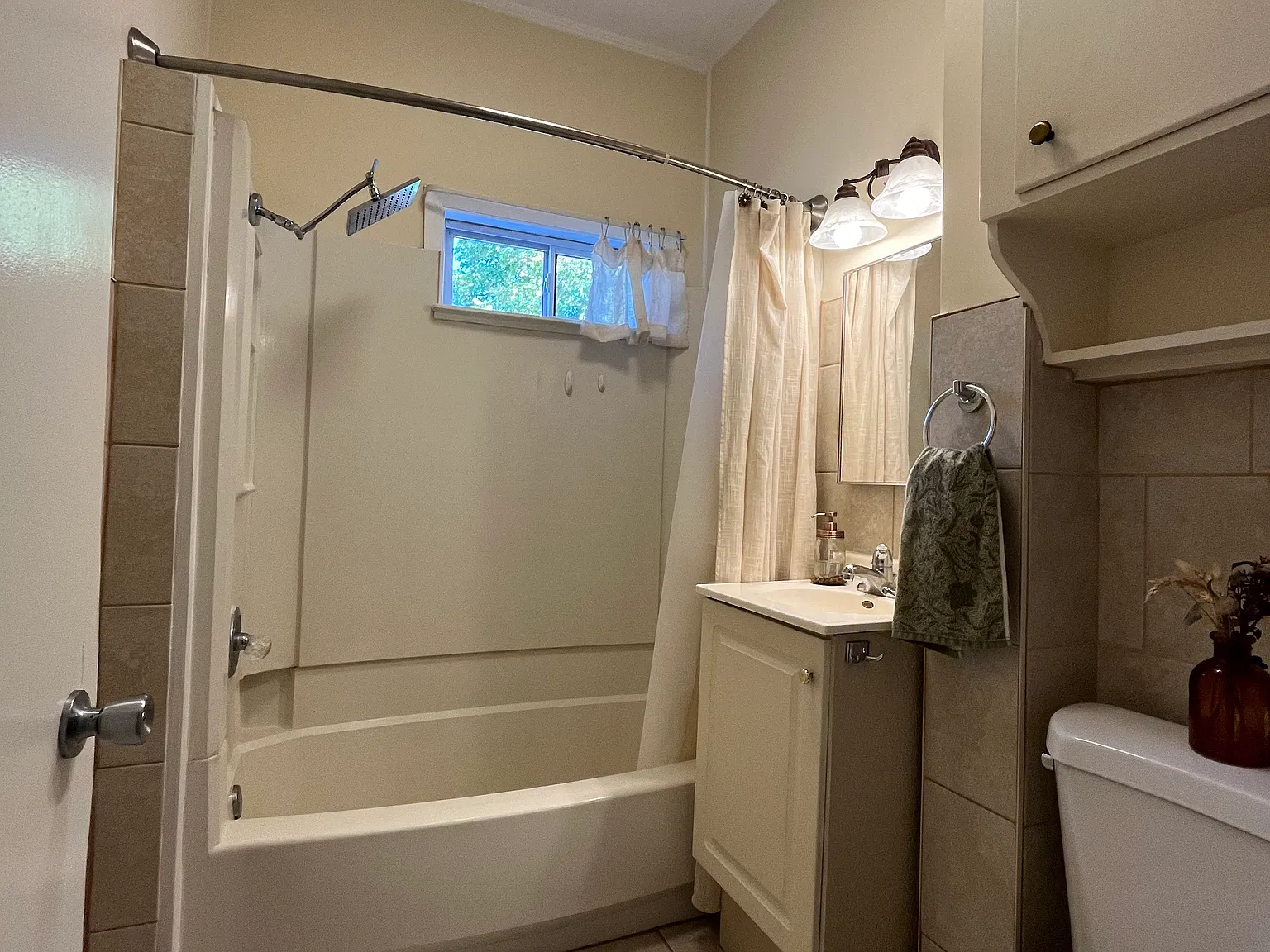 2 bed, $1,250 — Photo 4